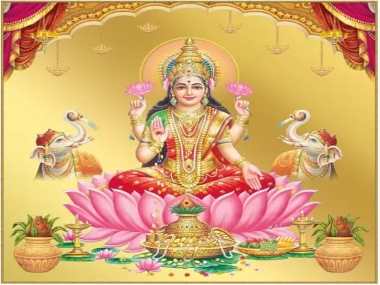 नवरात्रि में सोने और चांदी के सिक्के खरीदना शुभ. दुर्गा के साथ माता लक्ष्मी को करे प्रसन्न.