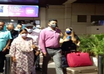 तेजस्वी-तेजप्रताप में सुलह कराने को लेकर पटना पहुंच गई राबड़ी देवी. अब सारा विवाद हो जाएगा खत्म?