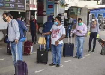 बढ़ा ओमिक्रॉन का खतरा. इंटरनेशनल पैसेंजर्स को लेकर देश में हाई अलर्ट.