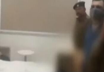 होटल में शराब पीते पकड़े गए प्रेमी-प्रेमिका, चढ़ गये पुलिस के हत्थे.