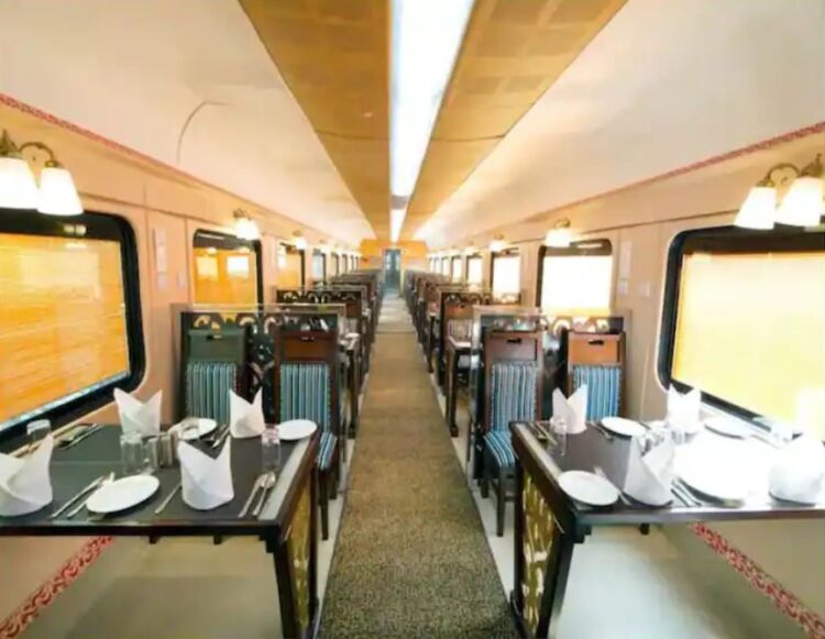 12 दिसम्बर को चलेगी अगली रामायण एक्सप्रेस, नए भगवा ड्रेस कोड में खाना परोसेंगे वेटर