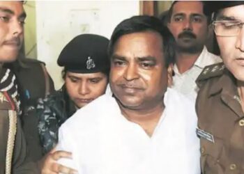 अखिलेश सरकार में खनन मंत्री रहे गायत्री प्रजापति को उम्रकैद. गैंगरेप मामले में सुनाई गई सजा.