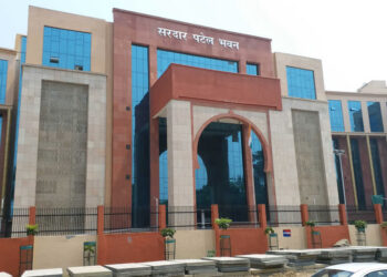 Transfer of 29 senior IPS officers. Shivdeep Lande got the responsibility here.