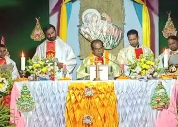 बिहार-झारखंड में क्रिसमस की धूम. चर्चों में विशेष प्रार्थना सभा का आयोजन.