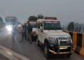 मथुरा जनपद में यमुना एक्सप्रेसवे पर दर्दनाक हादसा. चार पुलिसकर्मियों सहित पांच लोगों की मौत.
