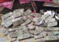 Surveillance raids on the premises of the Sub Registrar of Samastipur. Seeing the bundle of notes, the senses flew away.