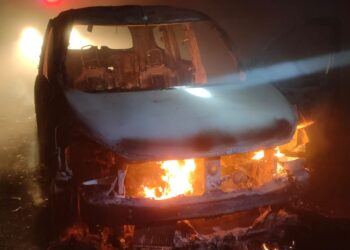 नालंदा में द बर्निंग कार, बीच सड़क धू-धू कर जली, लोगों ने कूदकर बचाई जान.