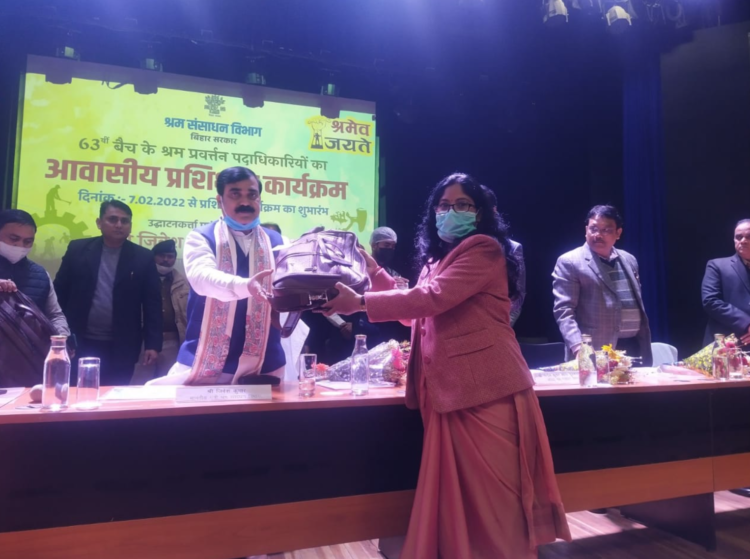 50 श्रम प्रवर्त्तन पदाधिकारियों का आवासीय प्रशिक्षण सत्र का आयोजन, जिवेश कुमार ने कहा आप हैं विभाग की आधारशिला