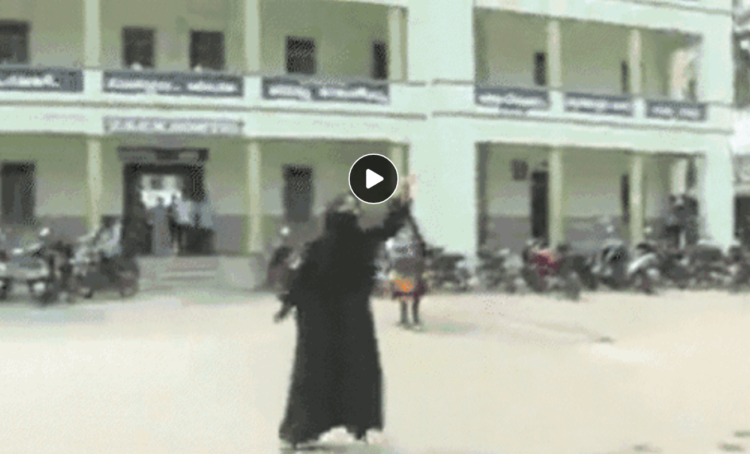 छात्रों ने मुस्लिम लड़की को घेरकर लगाए जय श्रीराम के नारे, जवाब मिला- अल्लाह-हू-अकबर