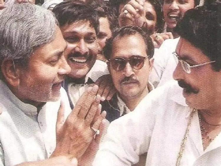 कहीं बाहुबली की पत्नी और कहीं शराब माफिया के लिए वोट मांगेंगे नीतीश - सुशील मोदी