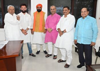 Chirag Paswan met CM Nitish Kumar after a long day, smiled a lot