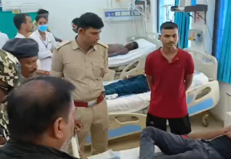 In Sasaram, a policeman of excise department was shot by liquor mafia in broad daylight.