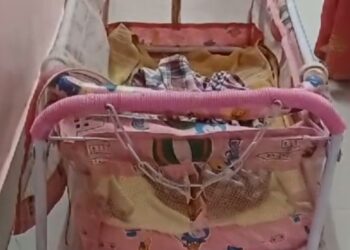 Newborn found in the drain of the middle of the road in Jamui